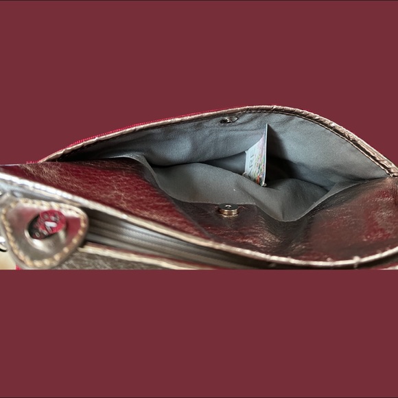 The Sak Metallic Gold-Silver Pig Leather Shoulder Bag - Picture 4 of 10